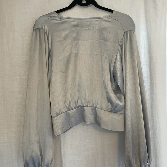 100% Silk blouse - Picture 2 of 3